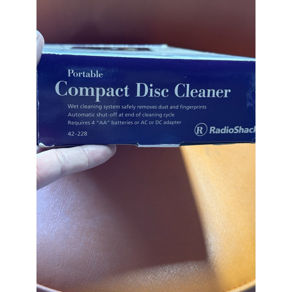 Radio Shack Portable Compact Disc Cleaner - Picture 2 of 8